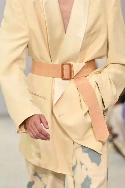 Look 76